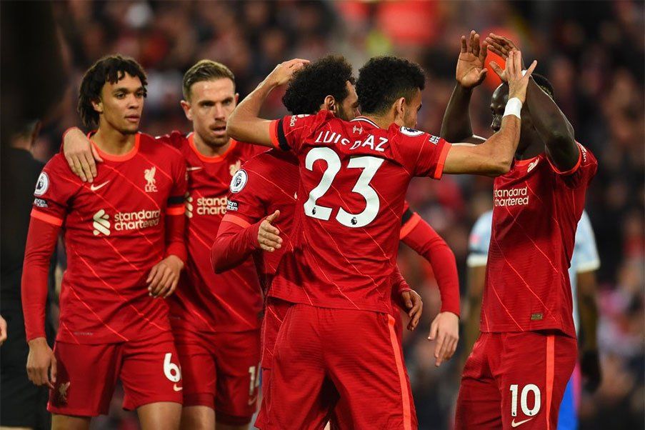 Liverpool El Liverpool aplastó al Manchester United 4-0