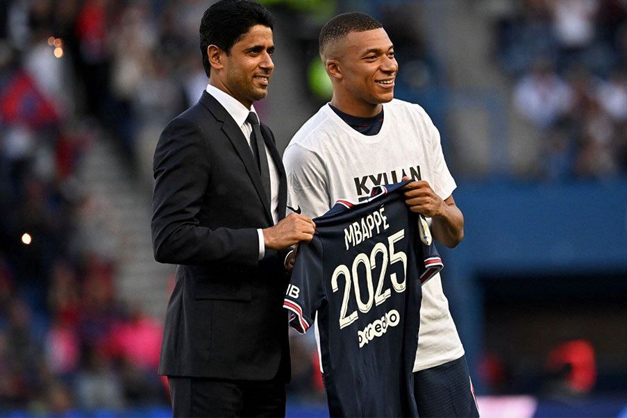 Kylian Mbappe Kylian Mbappe ha renovado con el PSG hasta 2025