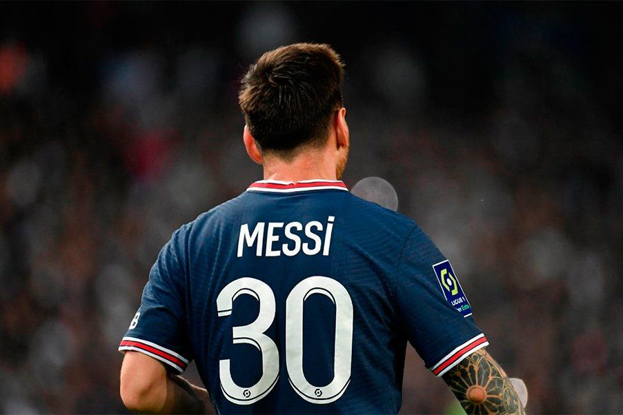 Leo Messi Leo Messi con la elástica del PSG