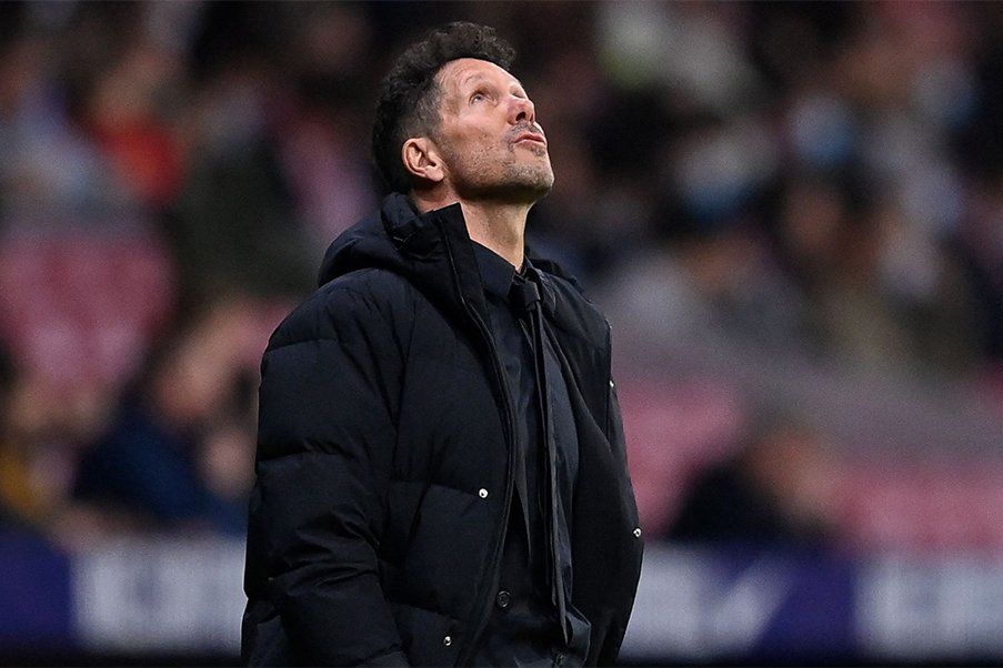 Diego Simeone Diego Simeone se lamenta en un partido de La Liga en 2022