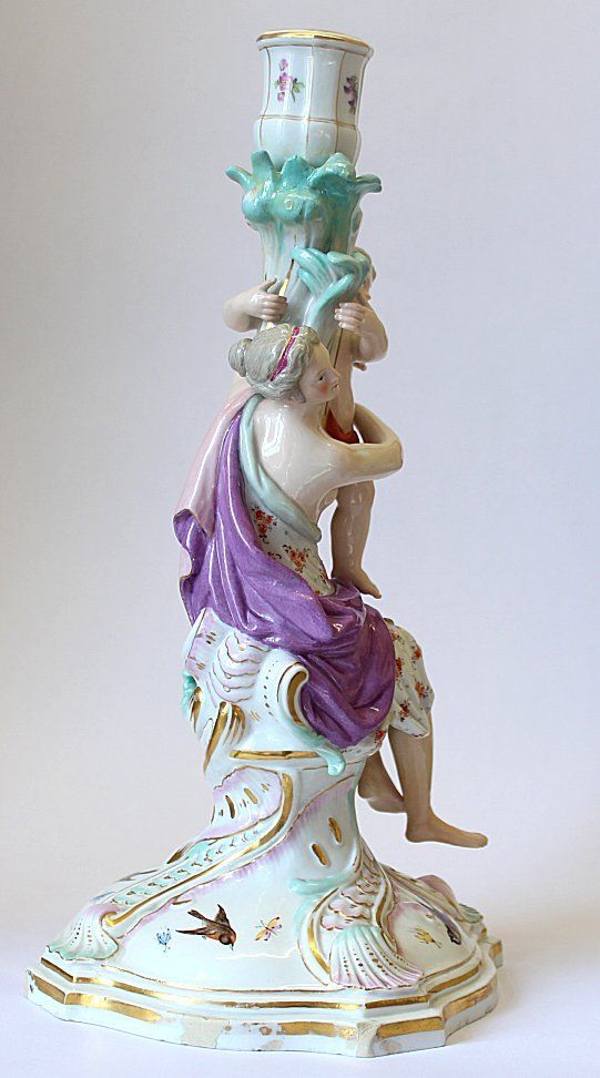 Restaurierung/Reparatur von Porzellan/Porzellkerzenleuchter. Atelier Porzellanbearbeitung. Ergänzen von Fehlstellen an Prozellanfiguren. Kleben von Bruchstellen Porzellan. Detailgetreue Bemalung von Porzellan. Restauration Porzellan ohne sichtbare Spuren.