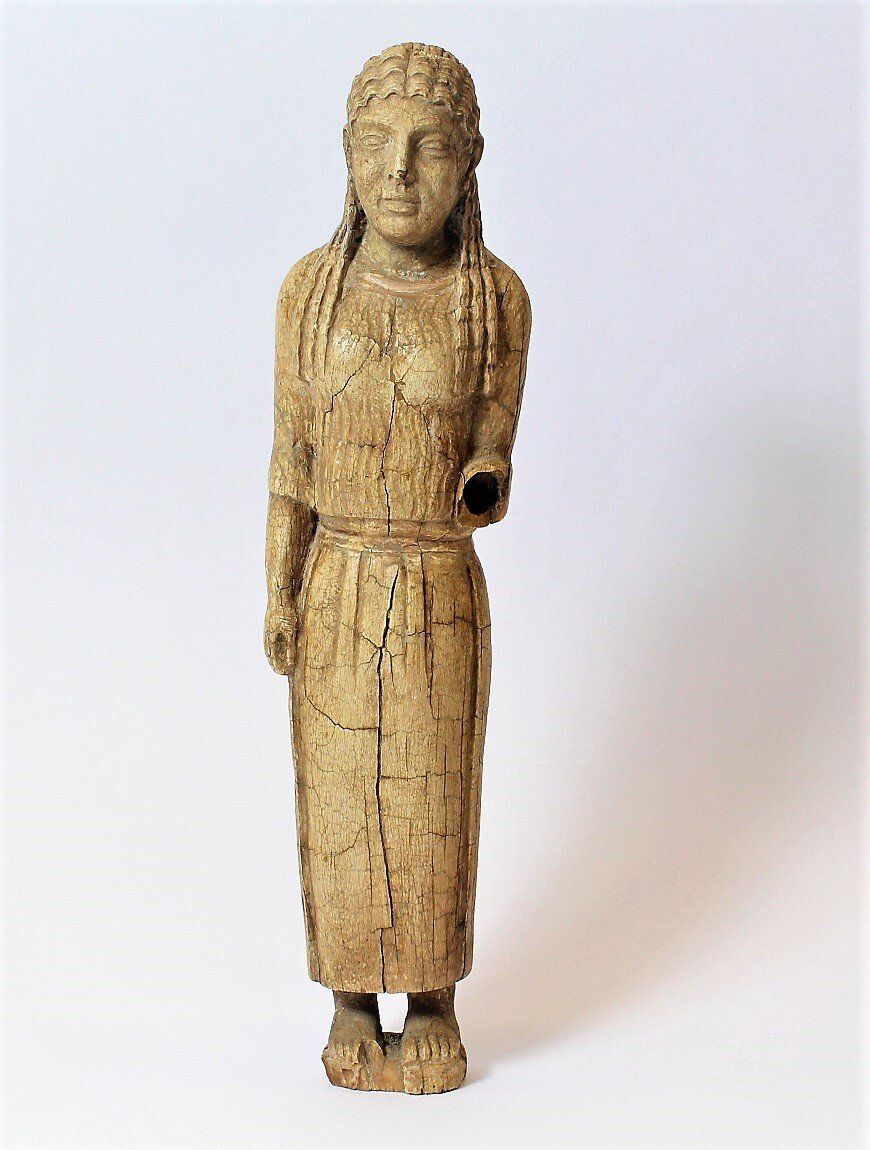 Elfenbeinwerkstat Wiesbaden, Zusammenfügen von gebrochenen Teilen Elfenbein. Neubemalung und Oberflächenüberarbeitung Elfenbein. Atelier Elfenbein. Elfenbeinfiguren.