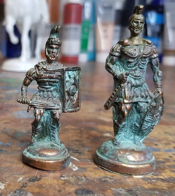 Restauration von Schachfiguren aus Zinn, Bronze, Messing.