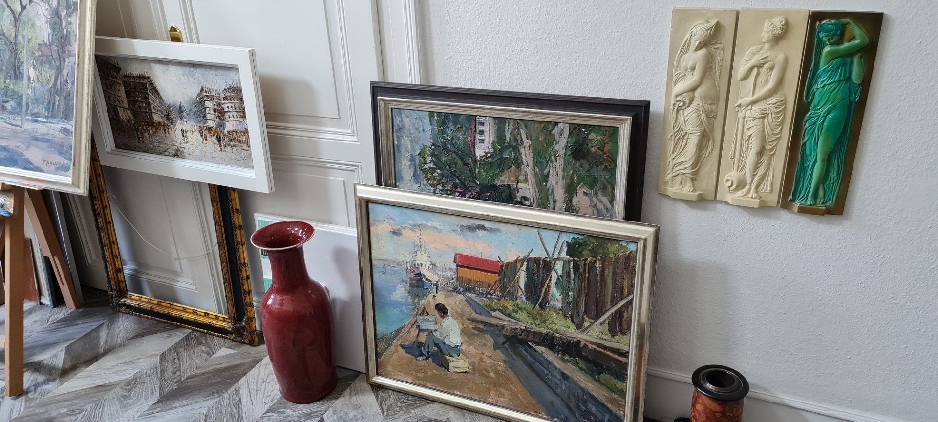 Reinigung, Beseitigung der Farbschäden und Oberflächenschutz mit Firnis von einem Ölgemälde.