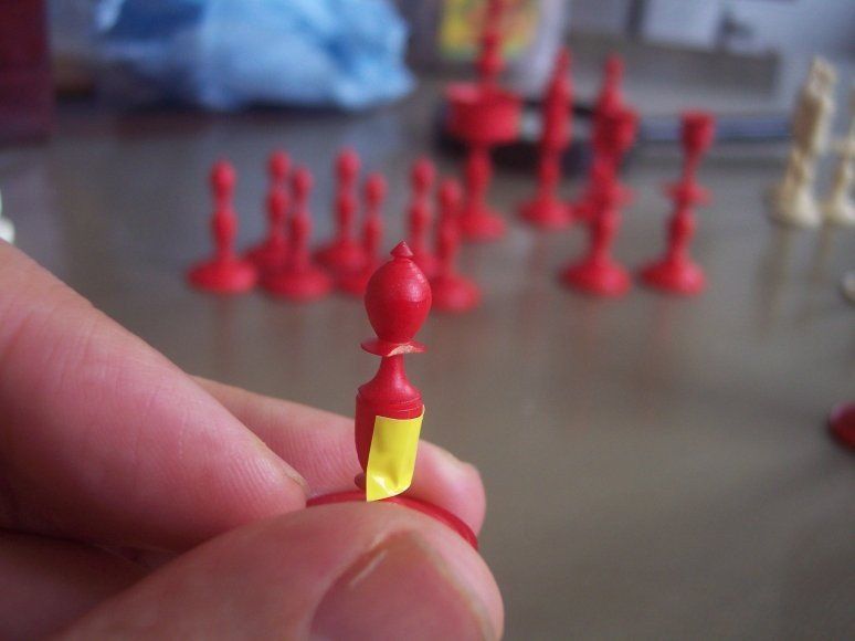 Elfenbeinschachspiel, Schachfiguren weiß, Schachfiguren rot