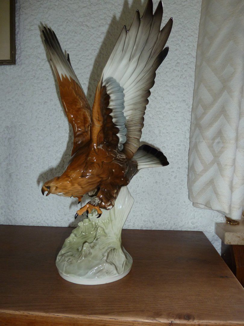 Porzellanfigur, Porzellanadler, Porzellanadler in Stücken, Porzellanadler gebrochen