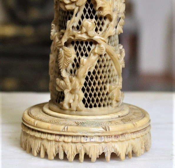 Restauration/Reparatur von Elfenbein. Rekonstruieren von Fehlstellen an Elfenbein mittels hochwertiger Modelliermassen. Kleben von Brüchen an Elfenbein. Atelier Bearbeitung von Elfenbein. Bemalung ausgeblasster Stellen Elfenbein