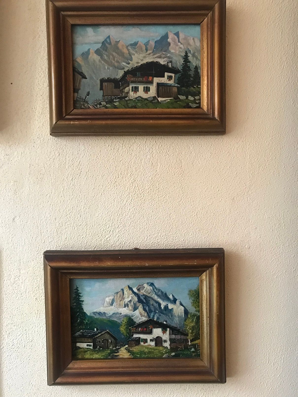 Ölgemälde stark verschmutz, Raucherhaushalt, wurden intensiv gereinigt, Farbschäden retuschier und anschließen mit Firnis versiegelt.