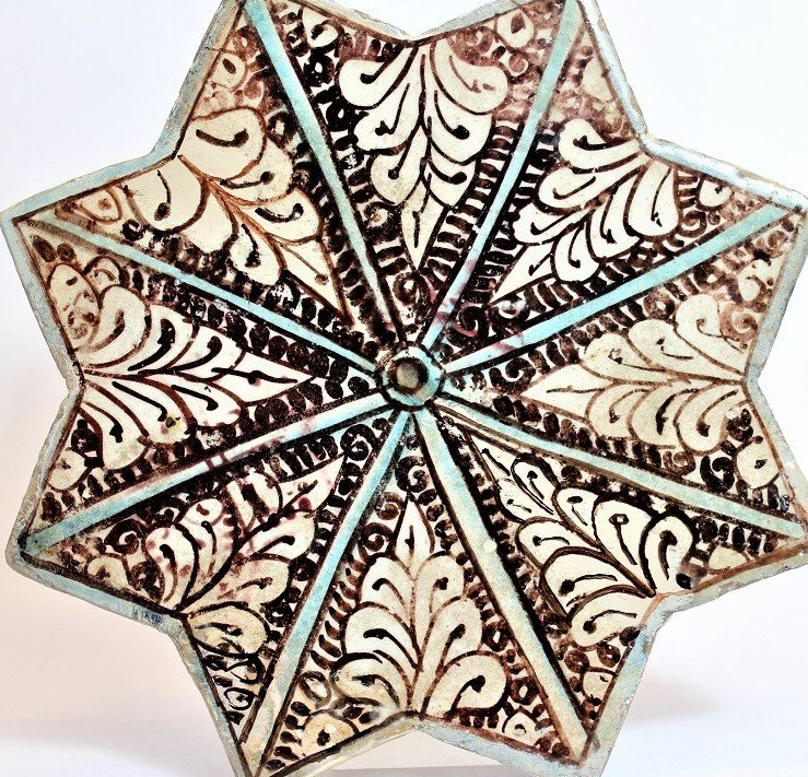 Restauration/Reparatur von Keramik/Keramikvasen. Atelier Keramikbearbeitung. Füllen und schließen von Rissen in Keramikfiguren. Bemalung von Keramikfiguren überarbeiten. Rekonstruktion von fehldenen Kleinteilen Keramik. Keramikvasen. Keramikskulpturen.