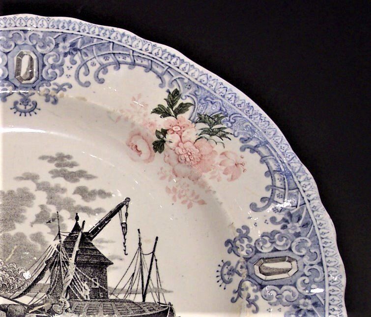 Restauration/Reparatur Porzellan/Porzellanteller. Atelier Porzellanrestauration. Rekonstruktion von Fehlstellen durch spezielle Modellierungsmasse Porzellan. Orgiginalgetreue Bemalung von Porzellan. Keine sichtbaren Spuren nach Restauration Porzellan. Arios Atelier, Frankfurt, Mainz