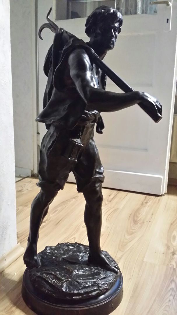 Bronzefigur, Bronzeskulptur, Bergarbeiter, Arbeiter Mann Figur in Schwarz
