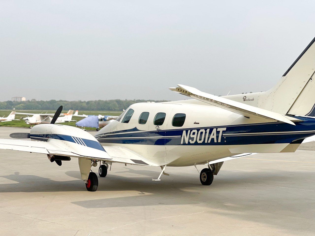 Wacker Aircraft Sales, Verkaufsflugzeug, Beechcraft BE60 Duke, N901AT, P272,