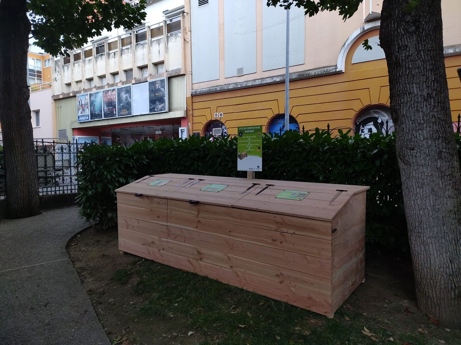 Livraison de composteurs en douglas massif pour la ville de Millau en collaboration avec notre partenaire Divesterram