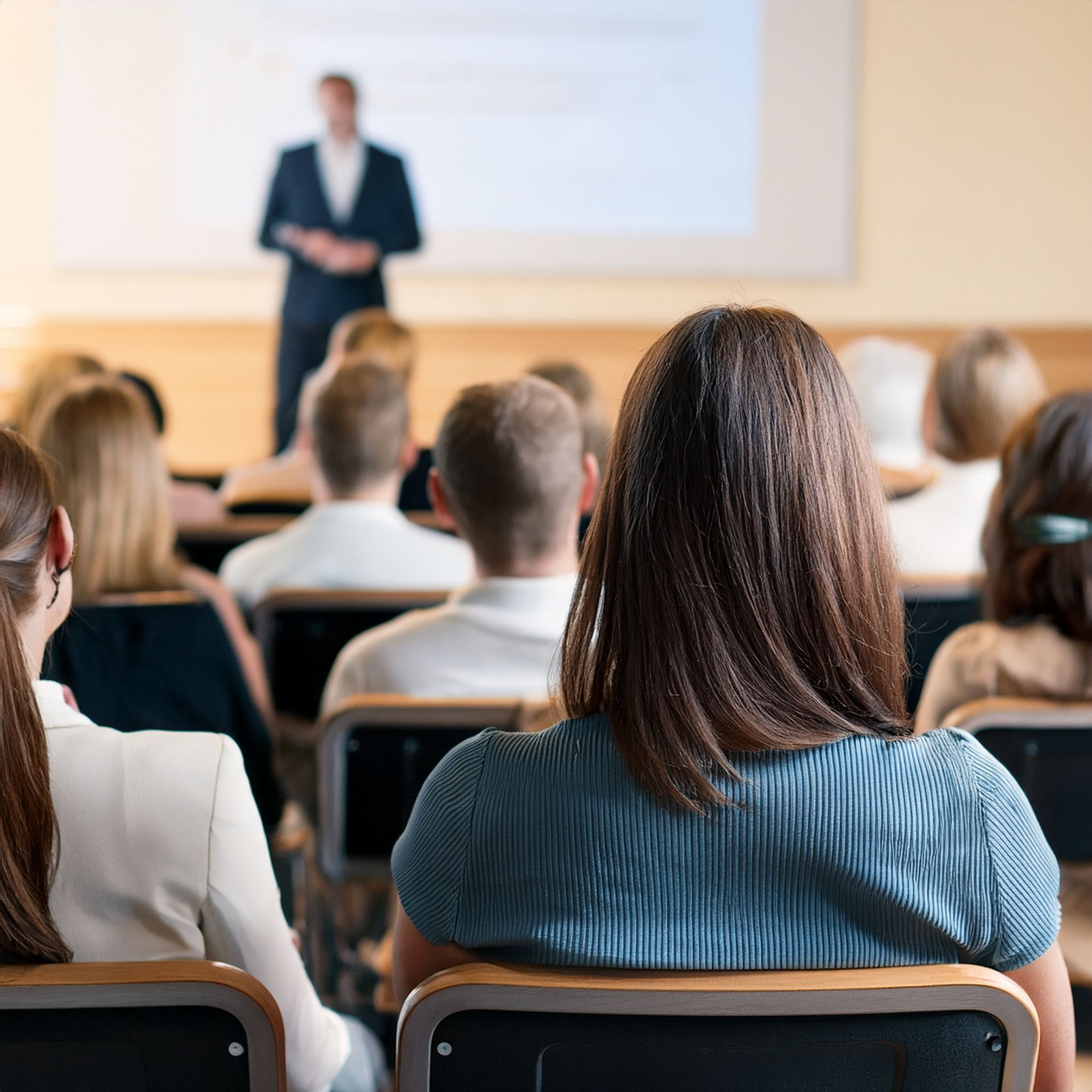 Conseil en réglementation, conseil en conformité, produits chimiques, produits chimiques interdits, conformité des FDS, conformité des étiquettes, comparaison des dangers des produits, conformité des fiches de données de sécurité, notification de nouvelles substances, identifiant unique de formulation, FDS européennes, danger physique, danger pour la santé humaine, notification au centre antipoison, PCN, portail REACH, FDS européennes, étiquettes GHS, étiquettes de produits de consommation, enregistrement de produits, notification de nouvelles substances au Canada, avis préalable à la fabrication, PMN, Notification d'utilisation nouvelle significative, SNUN, Exemption pour faible volume, LVE, Agence de protection de l'environnement, EPA, Enregistrement de nouvelles substances, Agence européenne des produits chimiques, Europe, Formation GHS