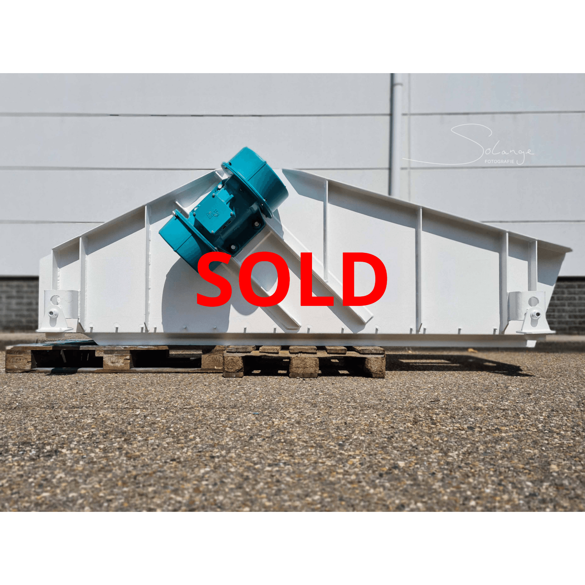 Bouwjaar 2017 Merk IFE Zeef lengte 2.500mm Zeef breedte 800 mm Onbalans motoren