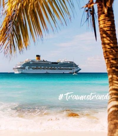 Saona AIDA + Mein Schiff Großes Kreuzfahrtschriff vor einem Strand