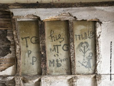 Graffiti on chapel wall Graffiti on chapel wall