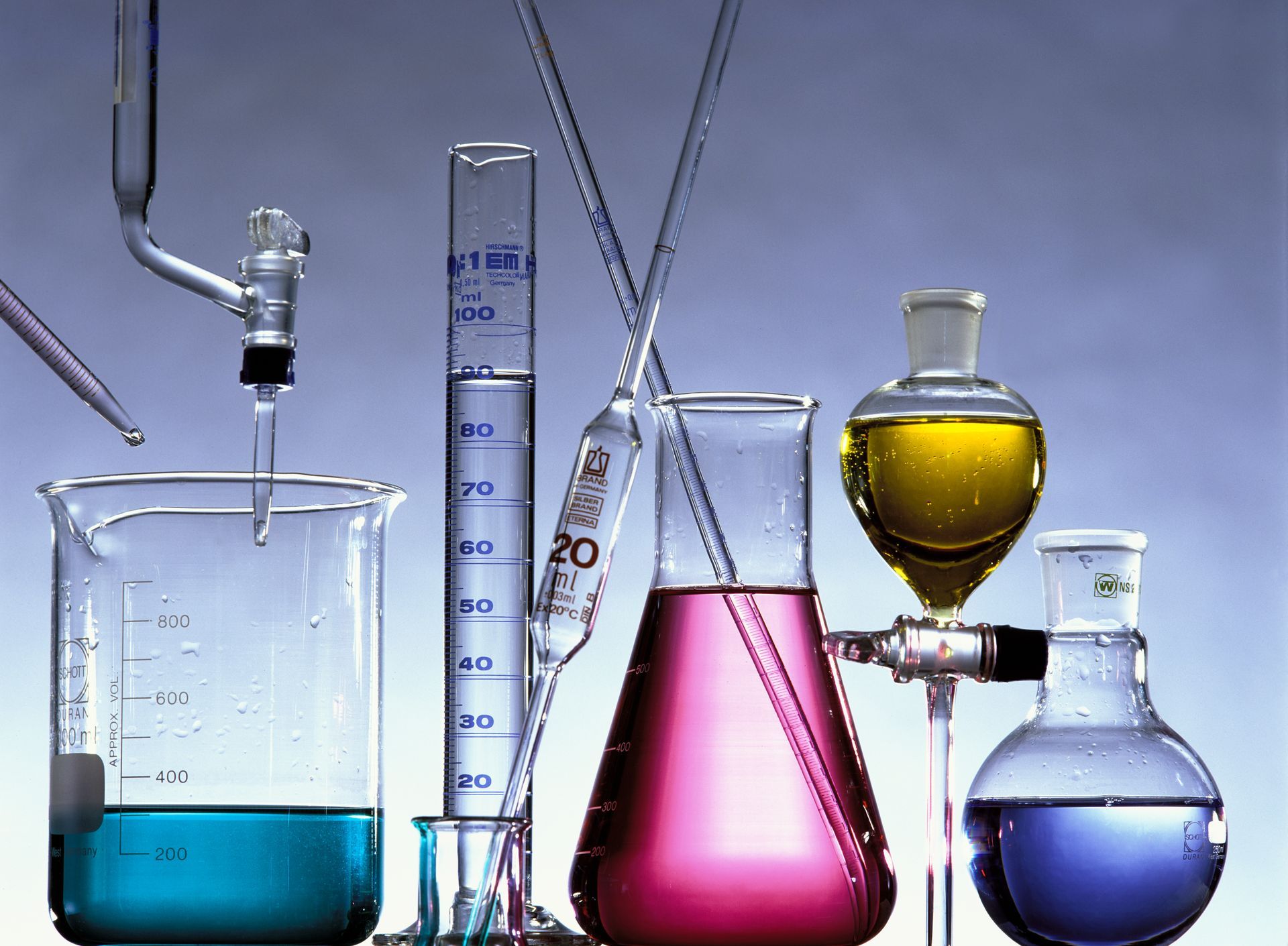 Chemiekalie, Chemiefabrik, Biochemie, Experiment, Wissenschaft, Tropfen, Analysieren, Synthese, Forschung, Überprüfung, Medizinische Probe, Flüssig, Messbecher, Glaskolben, Pipette, Labor,