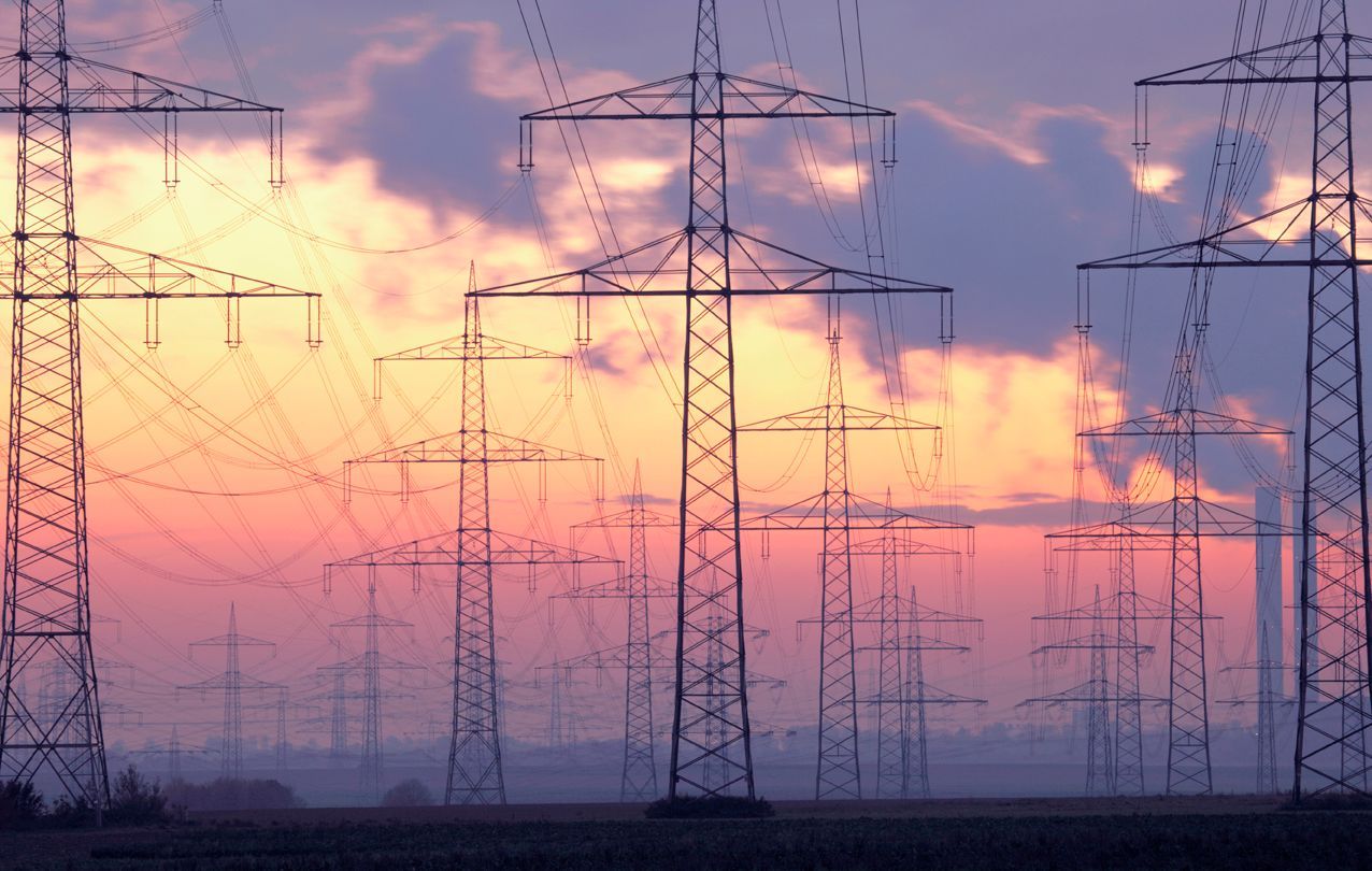 Strommast, Stromleitung, Energie, Hochspannung, Hochspannungs Leitung, Wolken, Abendstimmung, Energie Industrie, Umwelt,