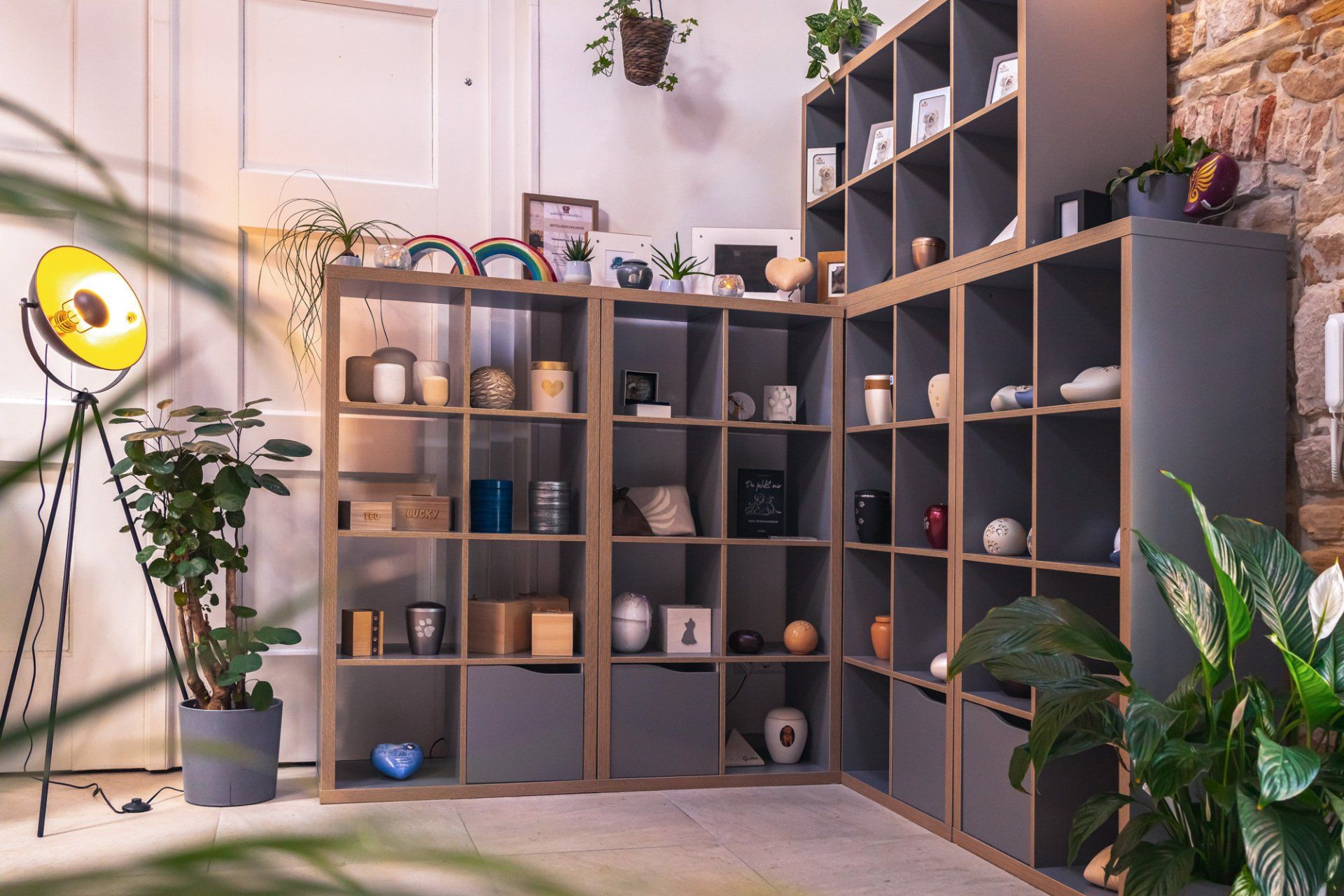 Urnenausstellung Tierbestattung Engelspfote