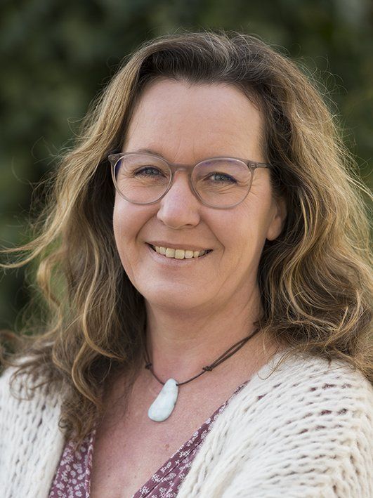 Alexandra Fritzsche - Naturpädagogin und Kräuterfrau Alexandra Fritzsche - Naturpädagogin und Kräuterfrau