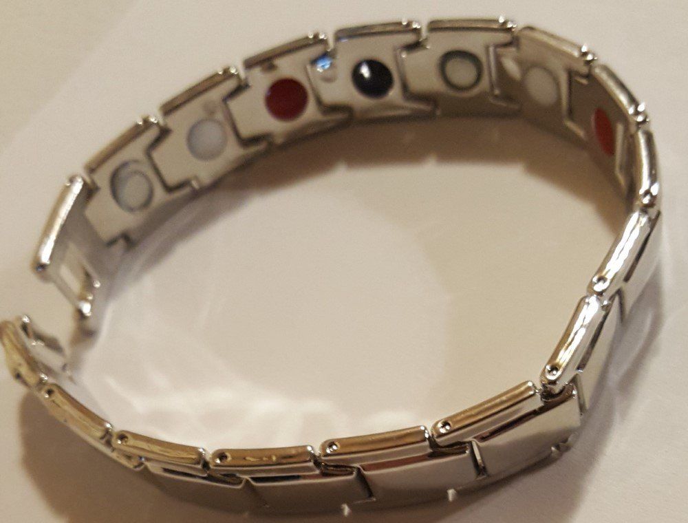 Silver Colored Single Row Magnetic Bracelet