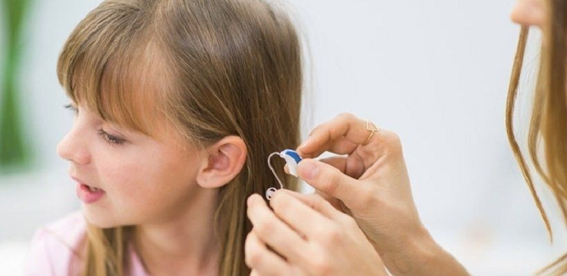 Appareils auditifs Implants