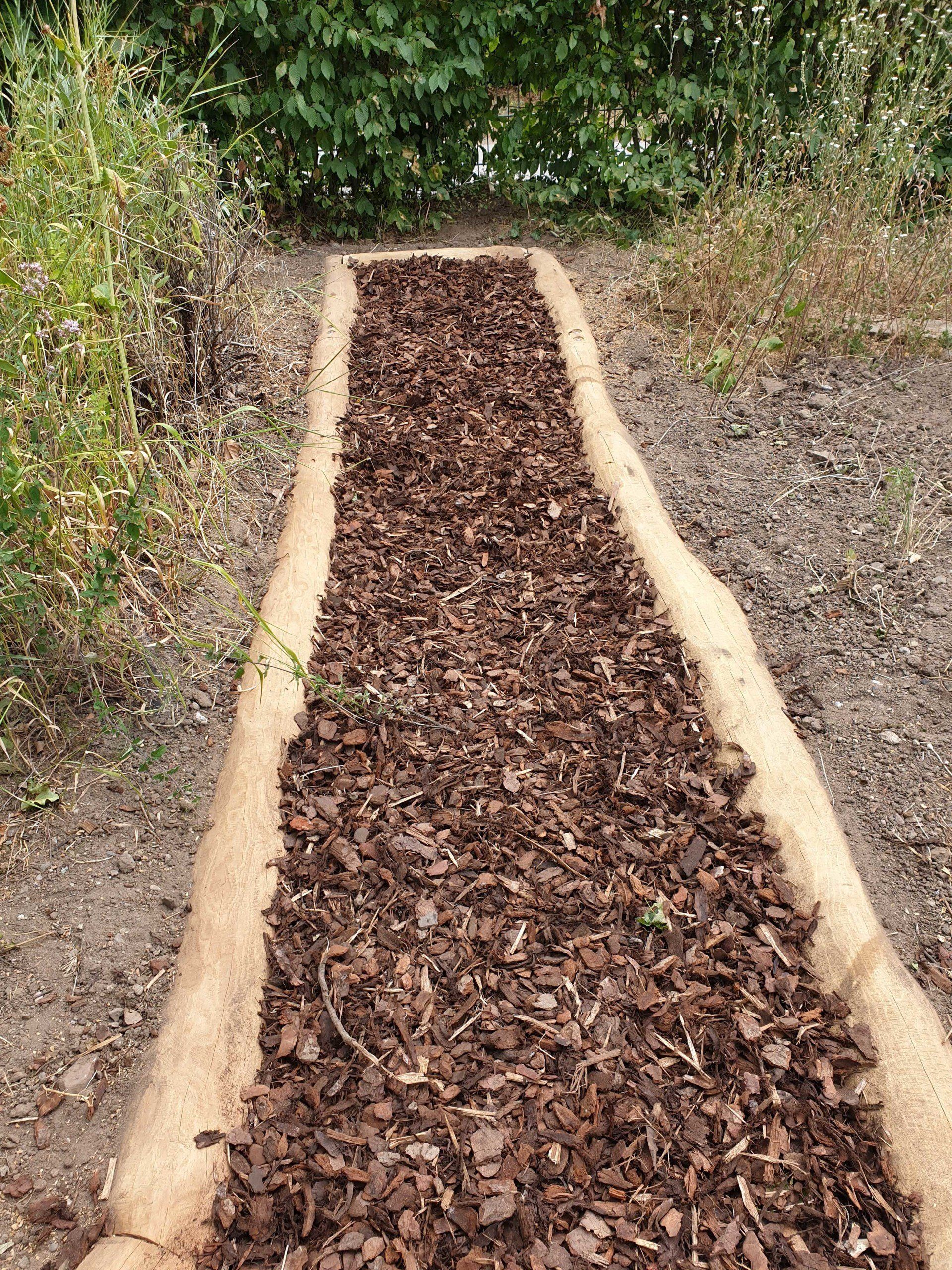 Einfassung aus Robinie