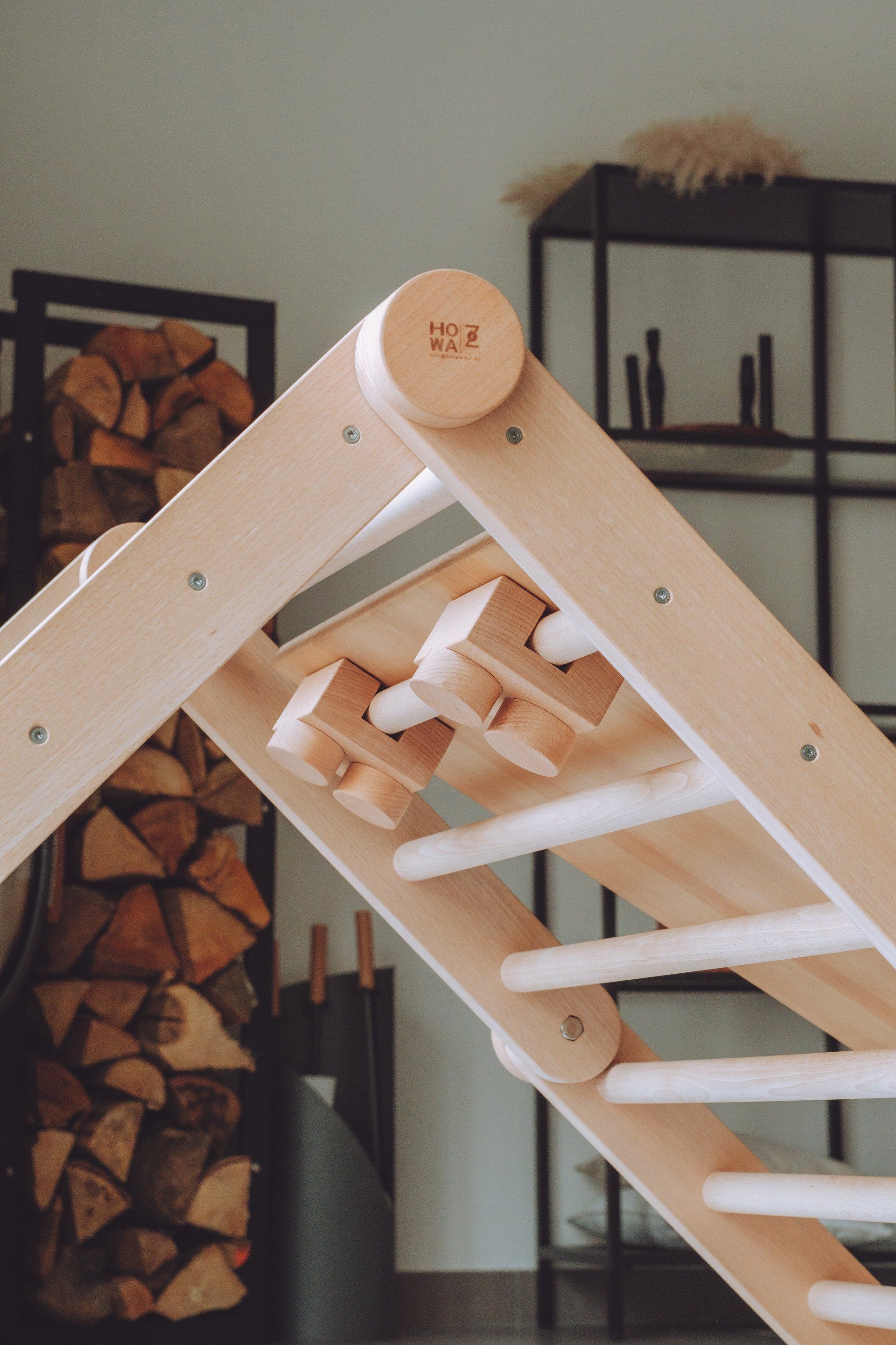 Befestigung der Rutschtreppe am Kletterdreieck Flex