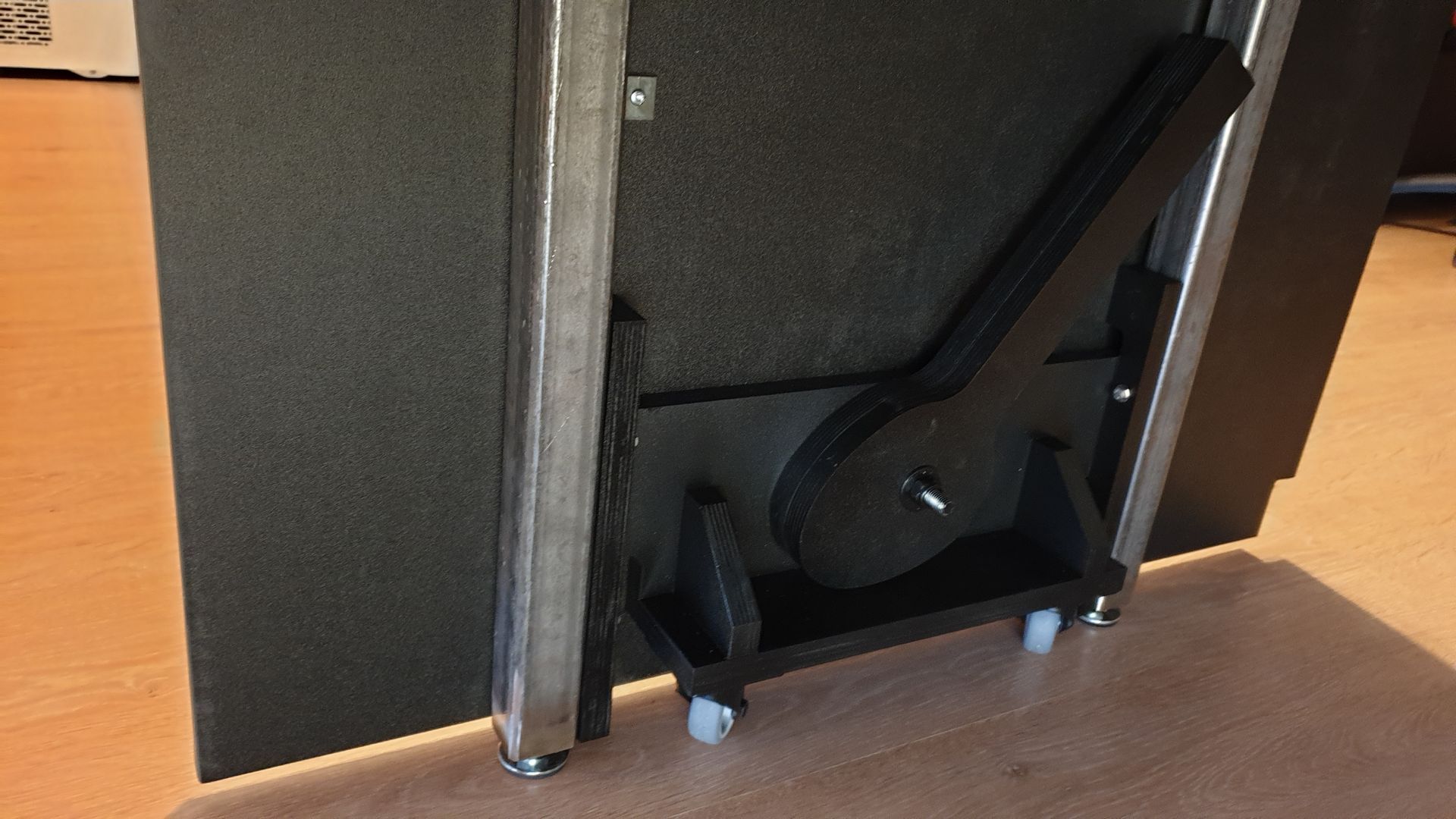 Aufbockmechanismus Schreibtisch