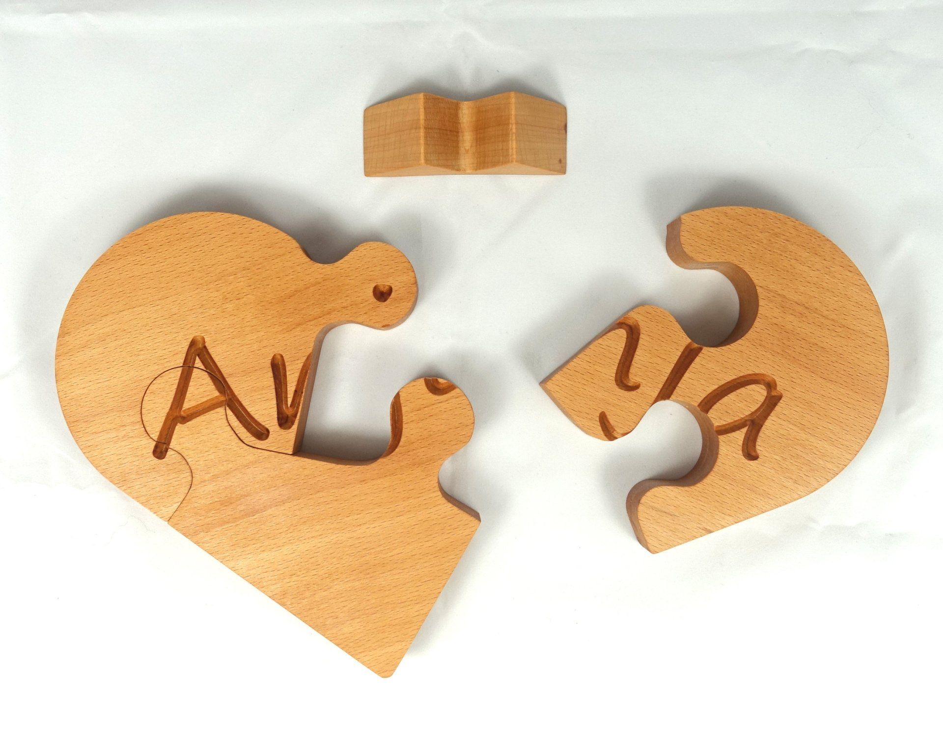 Puzzle Herz mit Name aus Massivholz