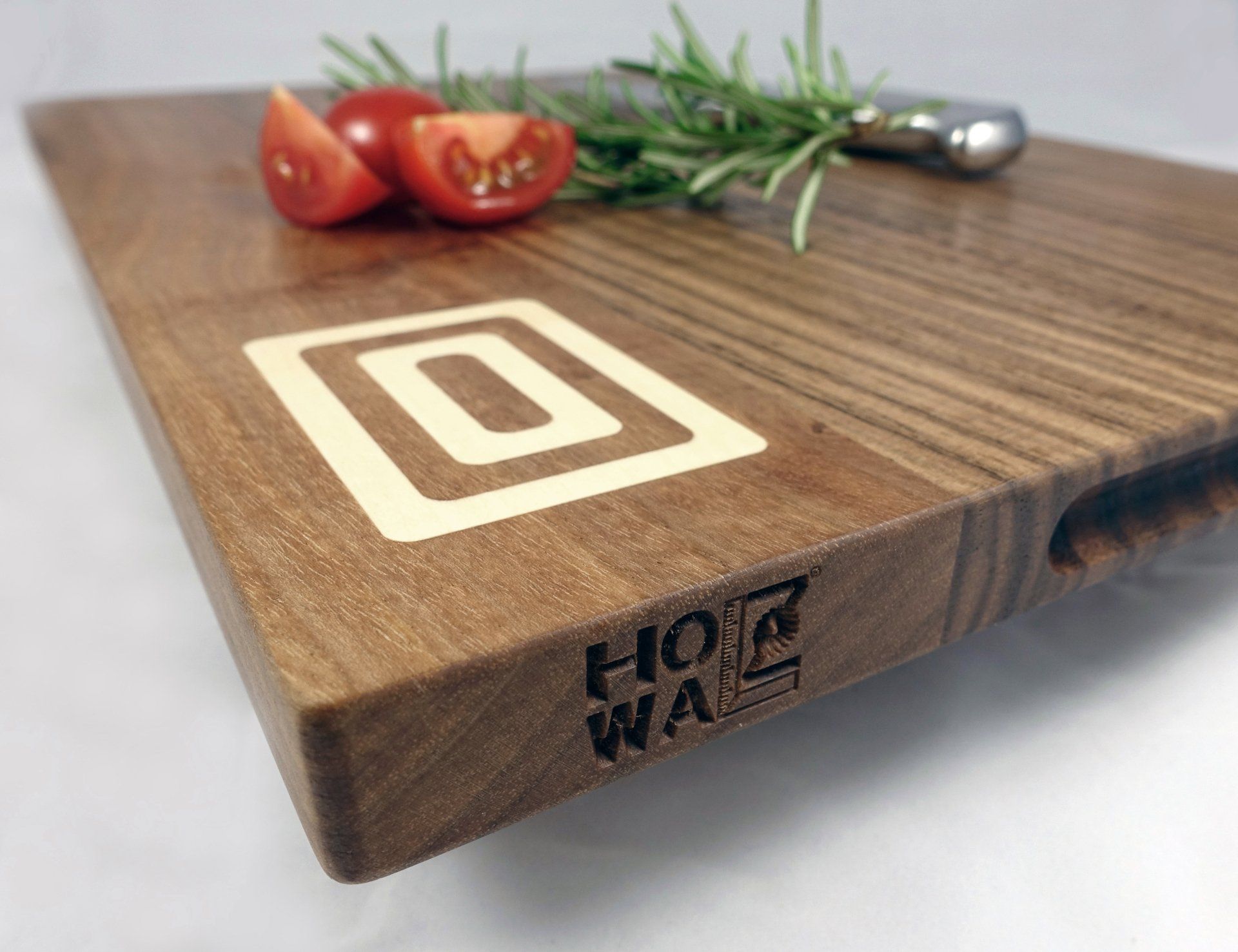 Schneide- und Servierbrett aus Nussbaum