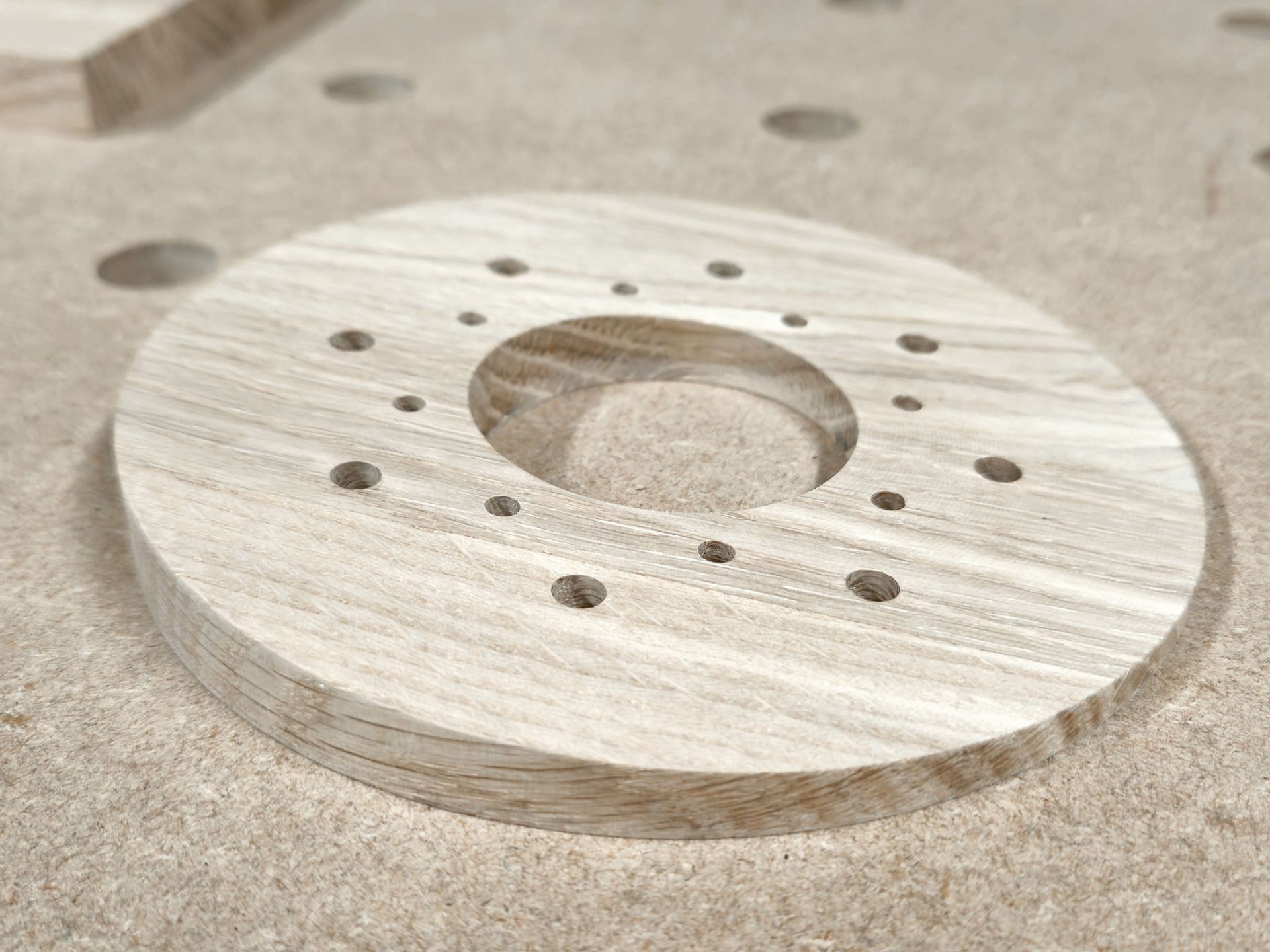 Distanzscheibe Sonderanfertigung aus Eiche massiv