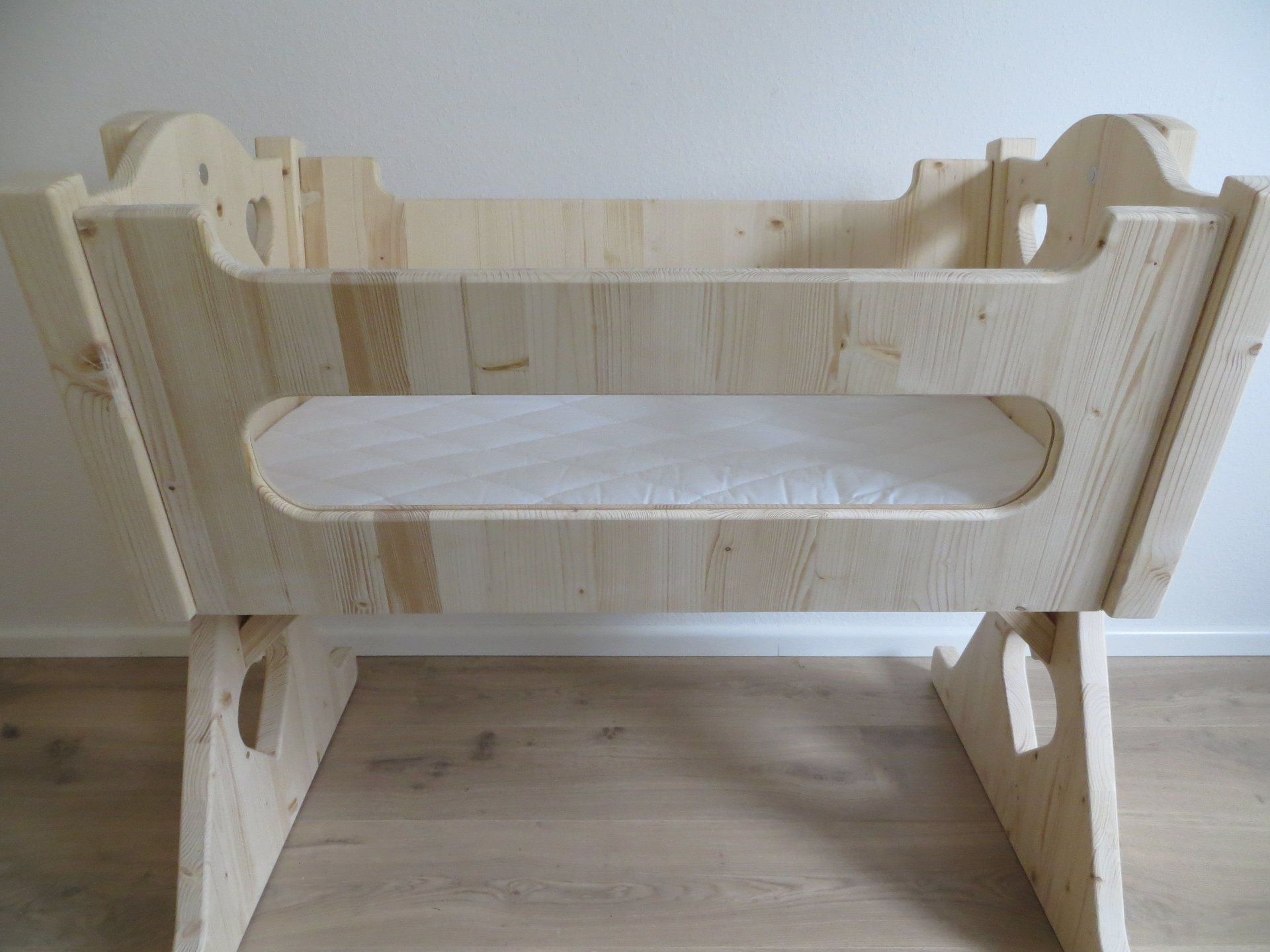 Babywiege aus Fichte