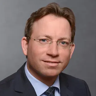 Portrait Prof. Dr. Florian Elert