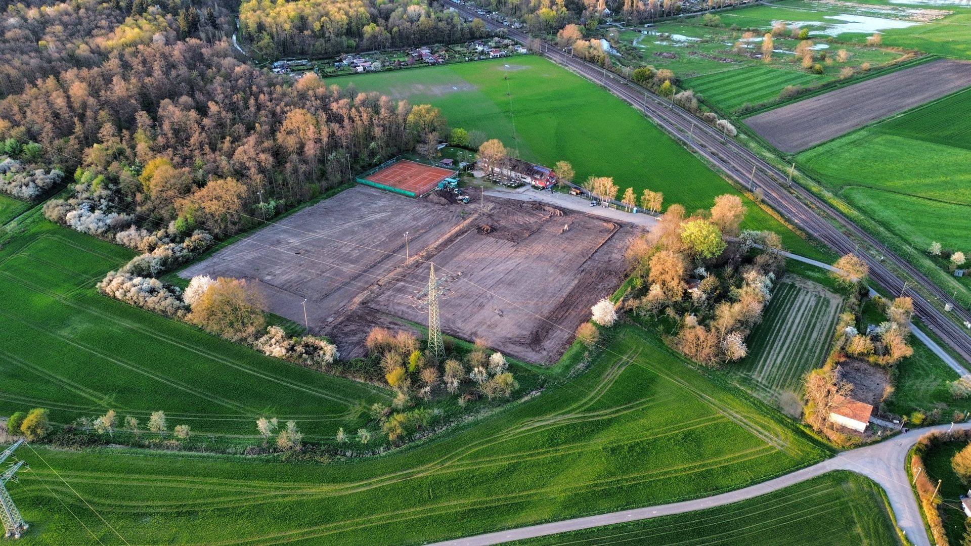 Sportplatz Neubau