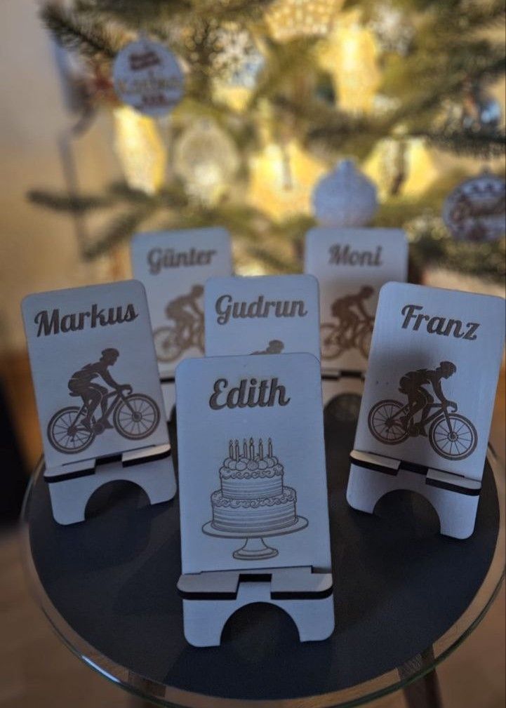 Handyhalter aus Lindensperrholz mit Laser personalisiert