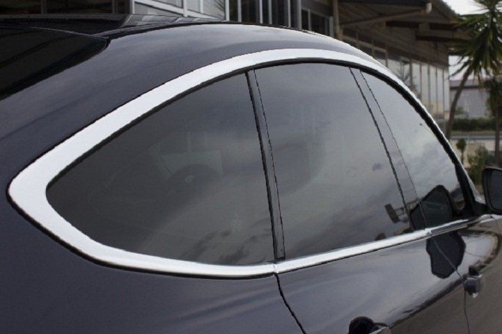 Per oscuramento vetri auto clicca qui Auto con vetri scuri, fatta la foto di profilo che risalta la qualità e la bellezza dell'oscuramento vetri con pellicole.