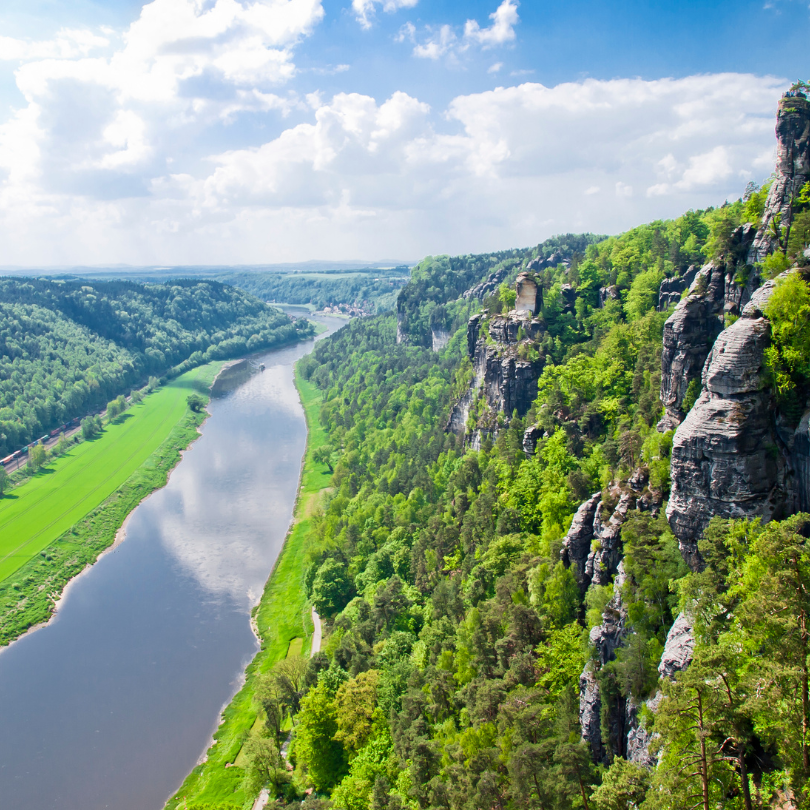 Yogaretreat in der Sächsischen Schweiz Blick auf die Elbe