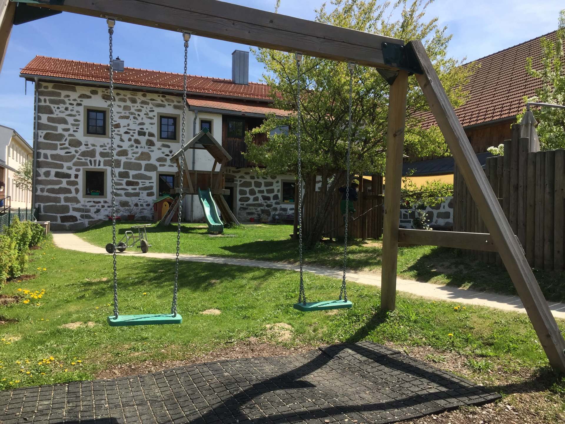 Schaukel im Garten