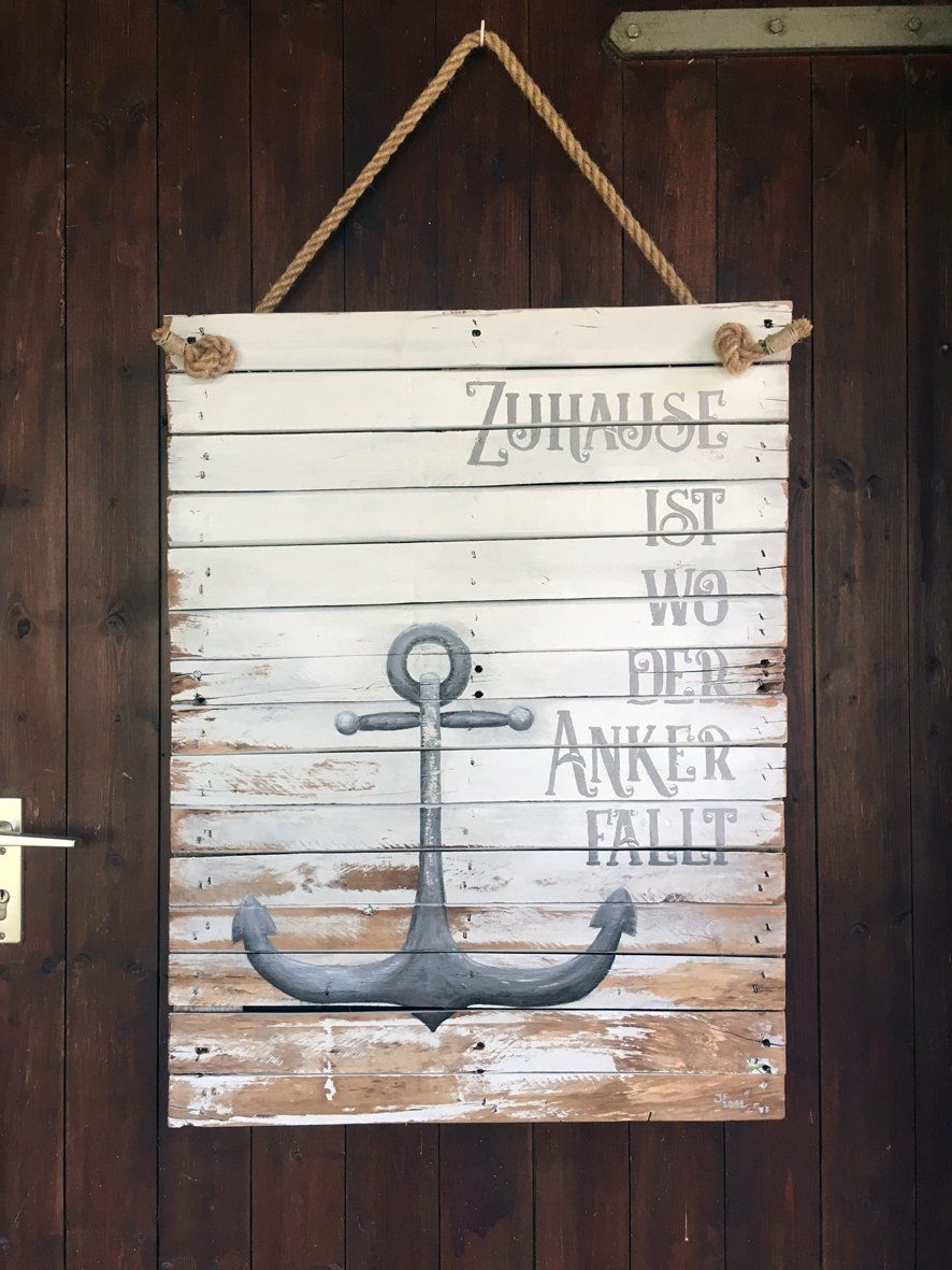 zur Galerie PALETTEN Miniaturlandschaft auf Treibholz mit Leuchtturm und Haus