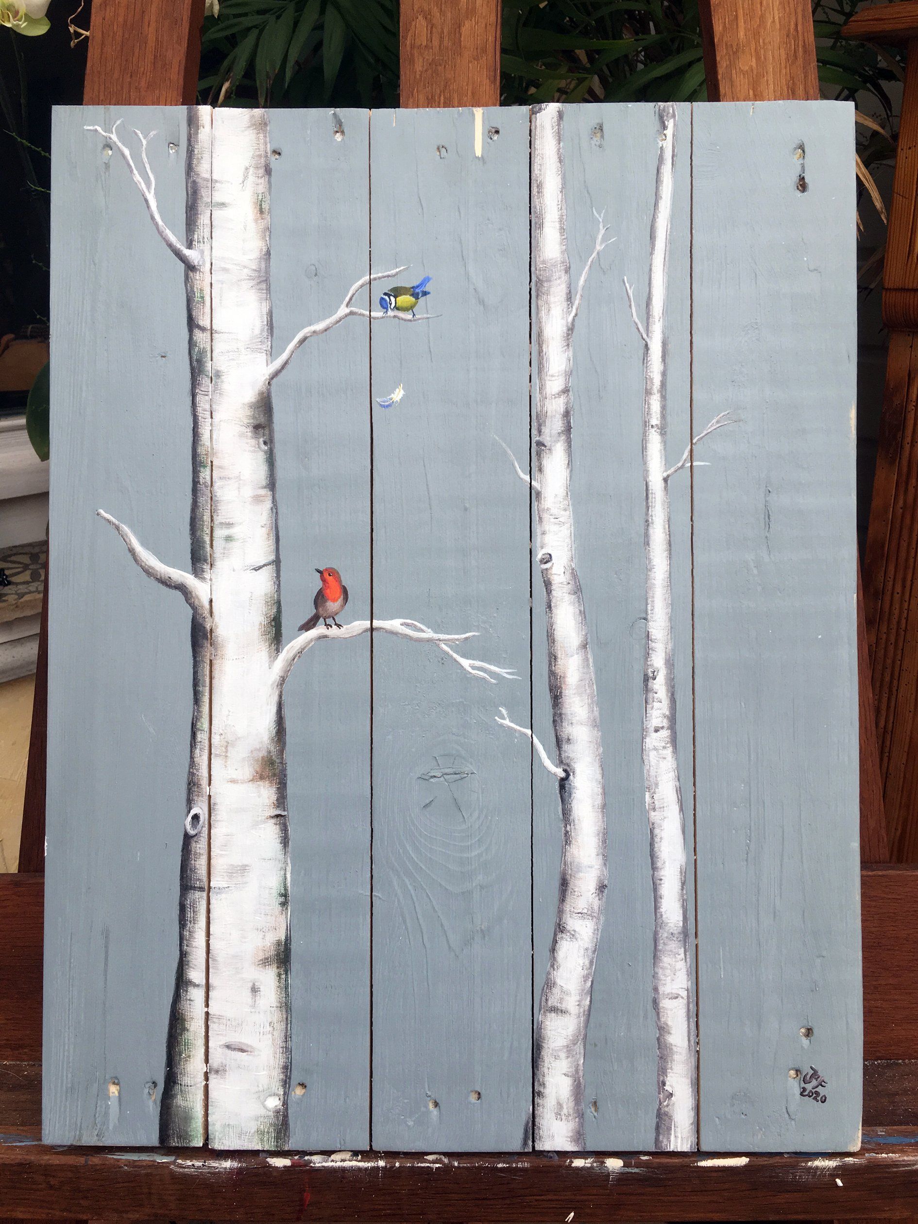 Bemalte Palette mit Birken und Vögeln