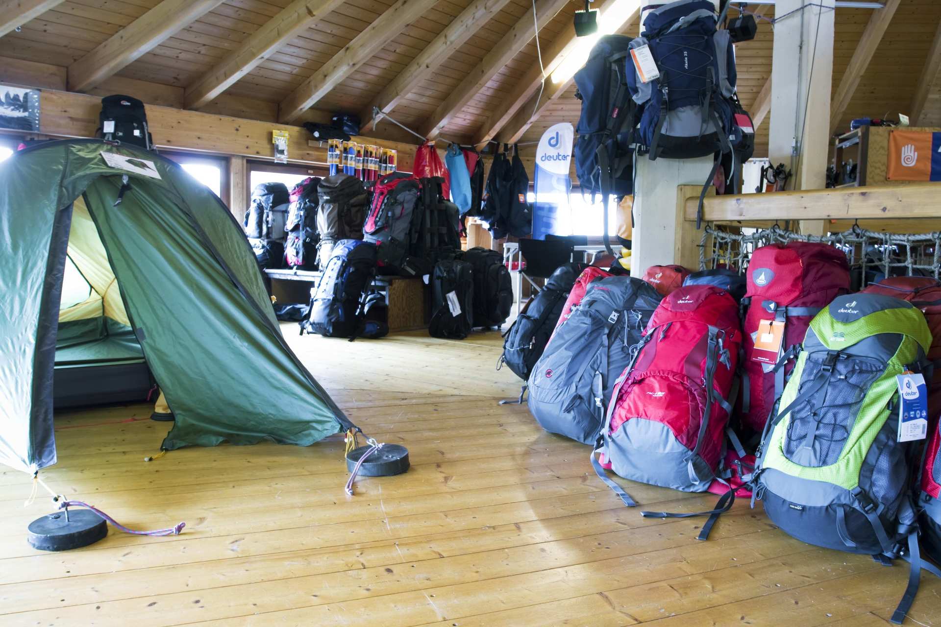 Trekkingzelte, Campingkocher, Lampen