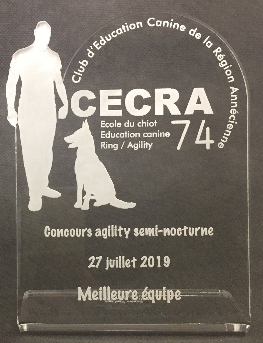 trophée plexi gravé