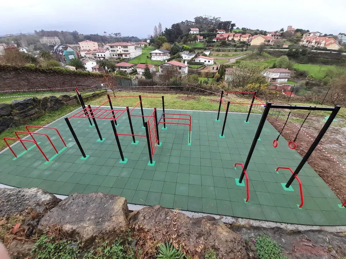 parque de calistenia en comillas