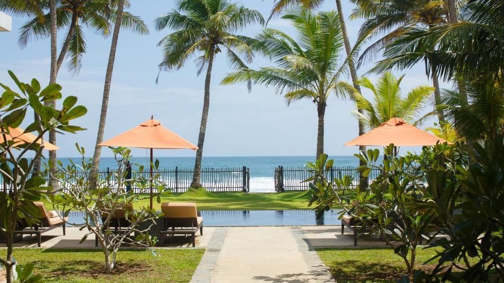 KK Beach Habaraduwa Blick überden Pool auf das Meer vor dem KK Beach in Habaraduwa Sri Lanka