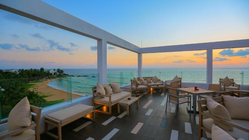 Pandanus Resort & Spa Induruwa Skybar des Pandanus Resort und Spa in Induruwa Sri Lanka mit fantastischem Blick auf den Indischen Ozean