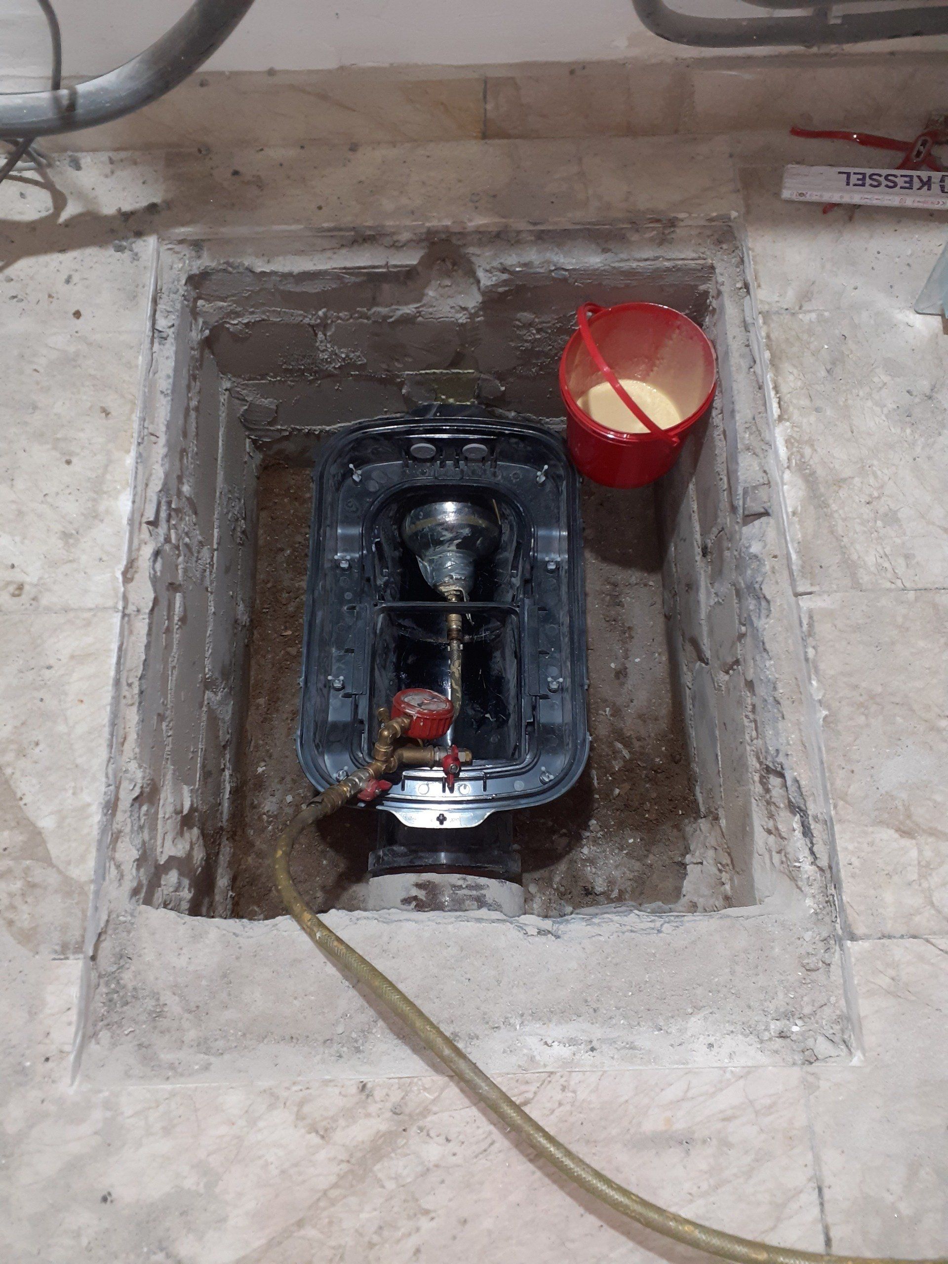 Zu sehen ist ein Kessel Controllfix. In diesem lässt sich nachträglich eine Staufix oder Pumpfix installieren. Einbau Rückstausicherung Kurzlinerverfahren