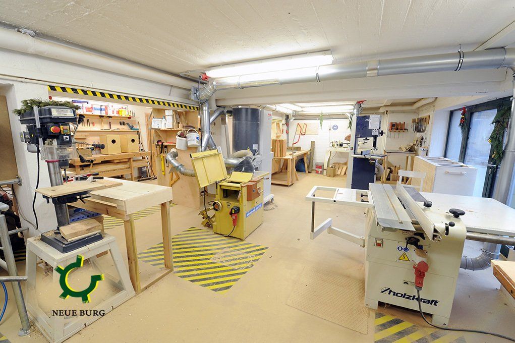 Holzwerkstatt im Keller