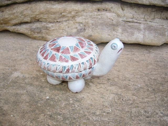 Tortue faïence blanche émaux d'aquarelles